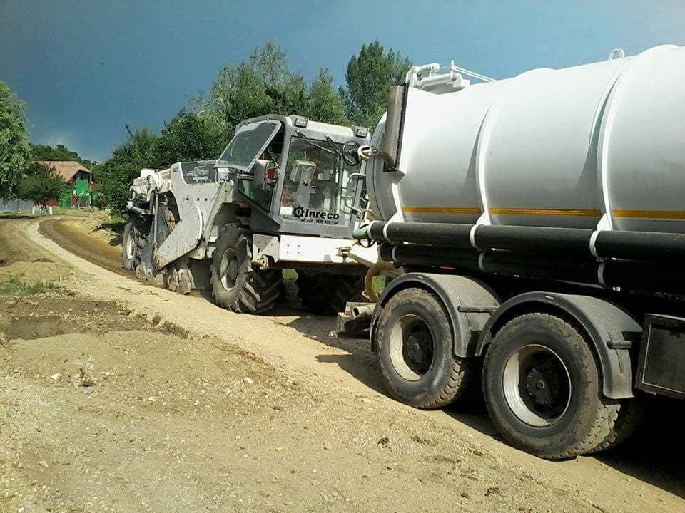 Omogenizarea soluției în stratul de sol cu reciclatorul și cisterna
