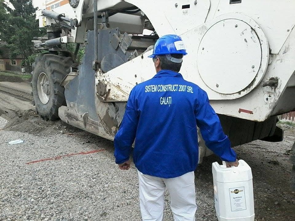 Echipa Sistem Construct 2007 la aplicarea soluției pe șantier